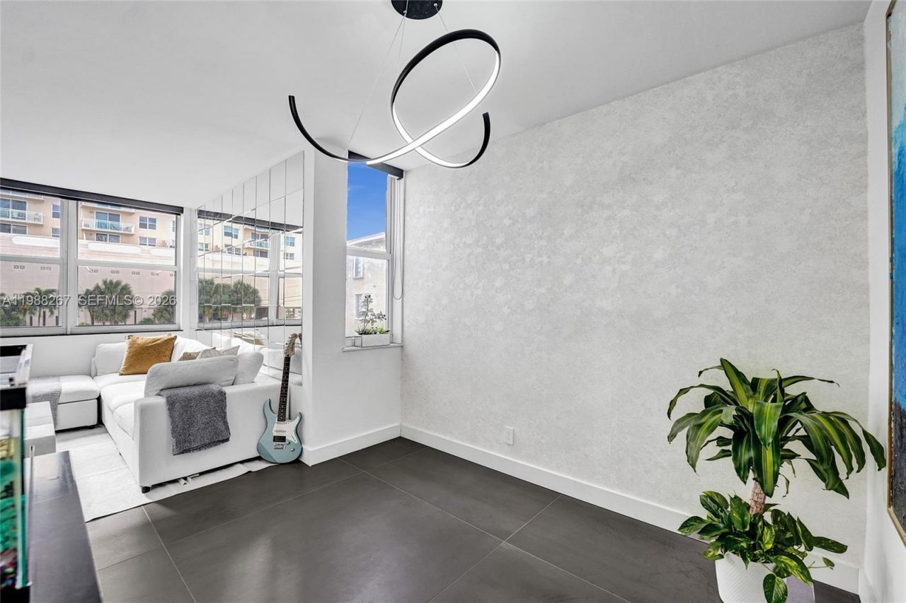 430 Golden Isles Dr , Unit 201, Hallandale Beach, FL 33009 Photo