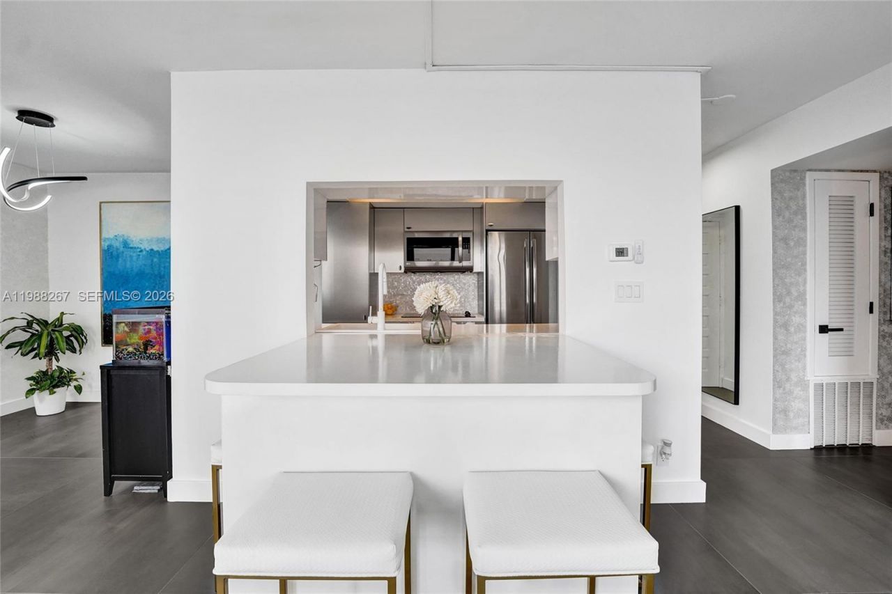 430 Golden Isles Dr , Unit 201, Hallandale Beach, FL 33009 Photo