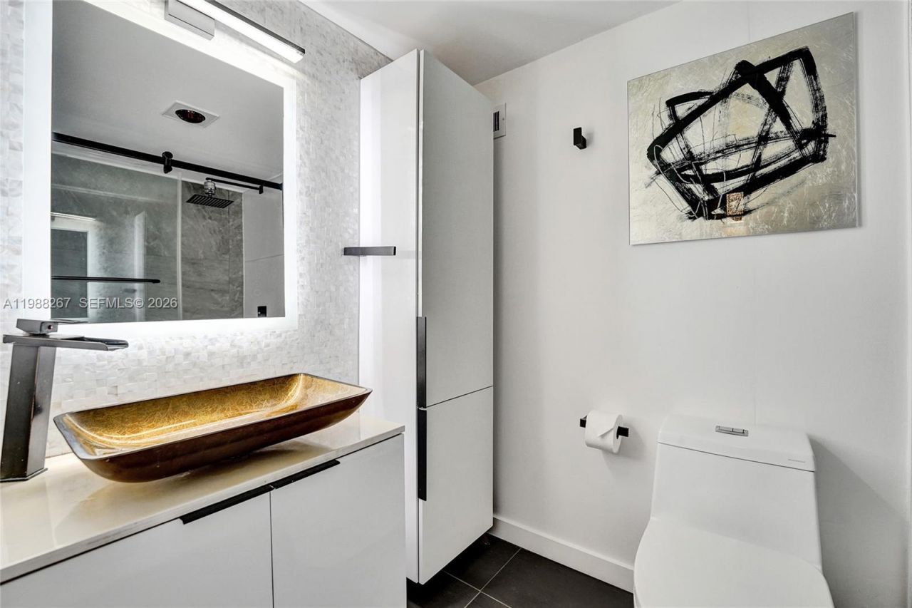 430 Golden Isles Dr , Unit 201, Hallandale Beach, FL 33009 Photo