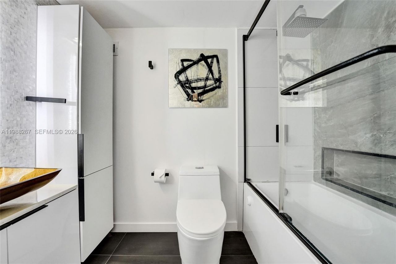 430 Golden Isles Dr , Unit 201, Hallandale Beach, FL 33009 Photo