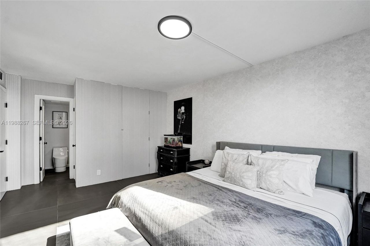 430 Golden Isles Dr , Unit 201, Hallandale Beach, FL 33009 Photo