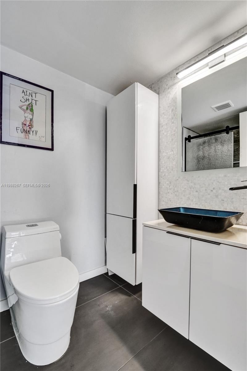 430 Golden Isles Dr , Unit 201, Hallandale Beach, FL 33009 Photo