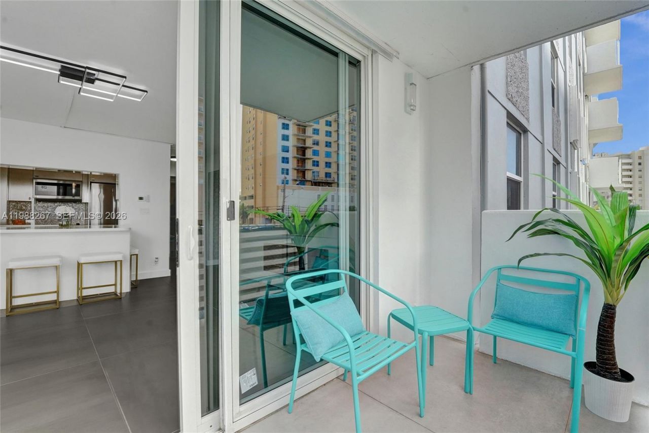 430 Golden Isles Dr , Unit 201, Hallandale Beach, FL 33009 Photo