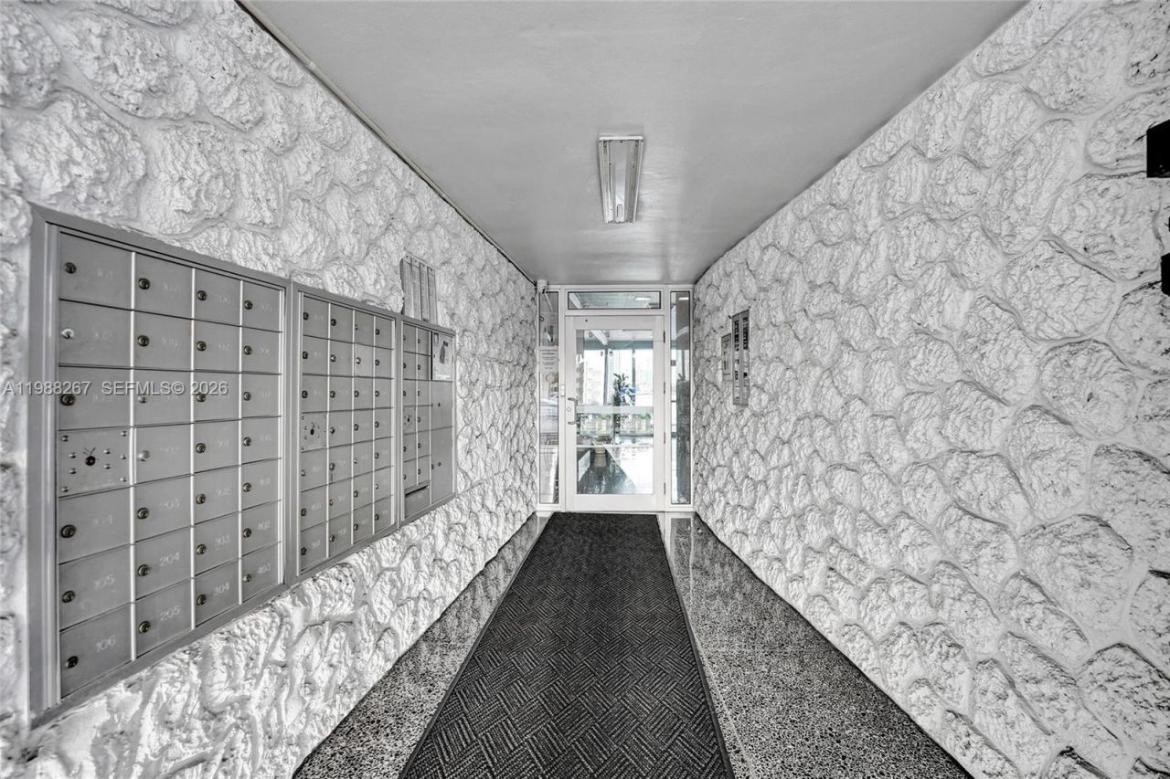 430 Golden Isles Dr , Unit 201, Hallandale Beach, FL 33009 Photo