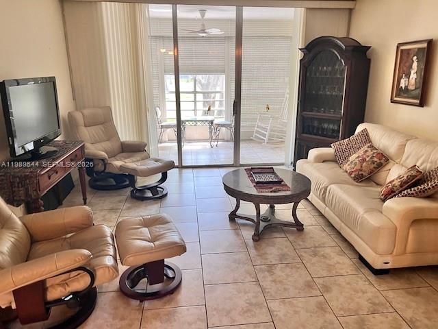 2998 NW 48th Ter , Unit 233, Lauderdale Lakes, FL 33313 Photo