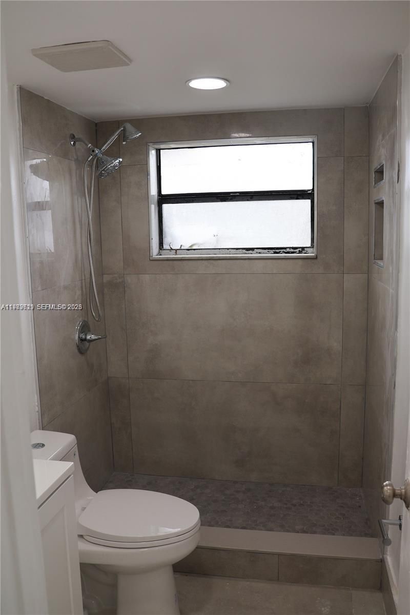 2550 W 67th Pl, Unit 22-32, Hialeah, FL 33016 Photo