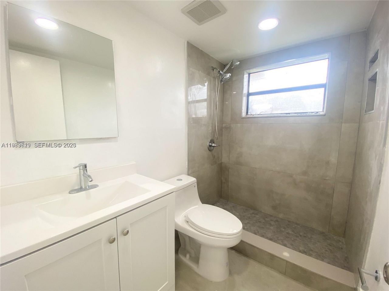 2550 W 67th Pl, Unit 22-32, Hialeah, FL 33016 Photo