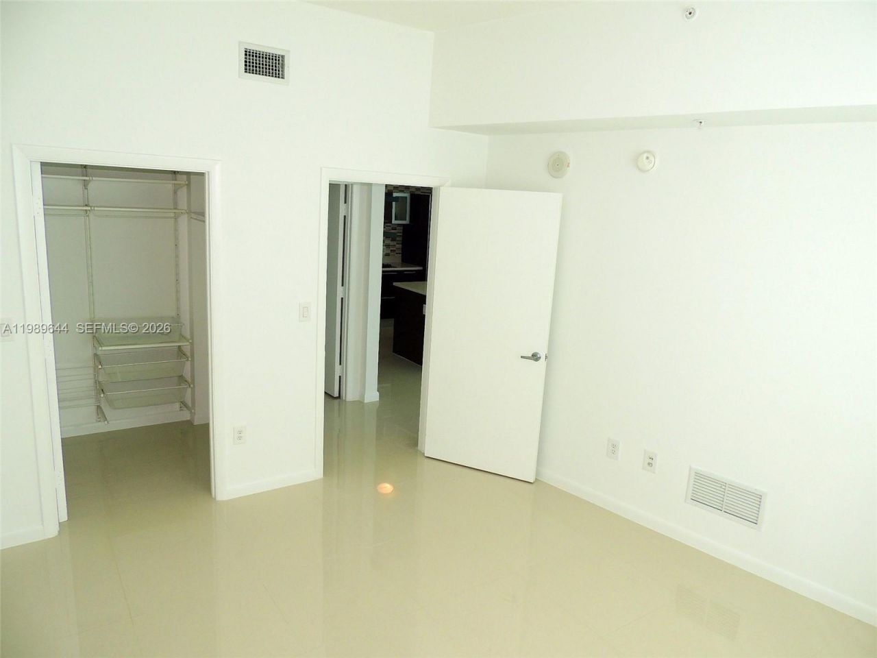 1900 N Bayshore Dr, Unit 4117, Miami, FL 33132 Photo