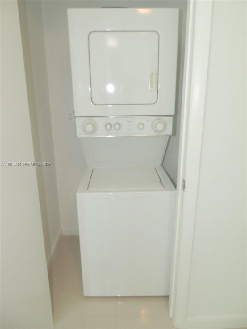 1900 N Bayshore Dr, Unit 4117, Miami, FL 33132 Photo