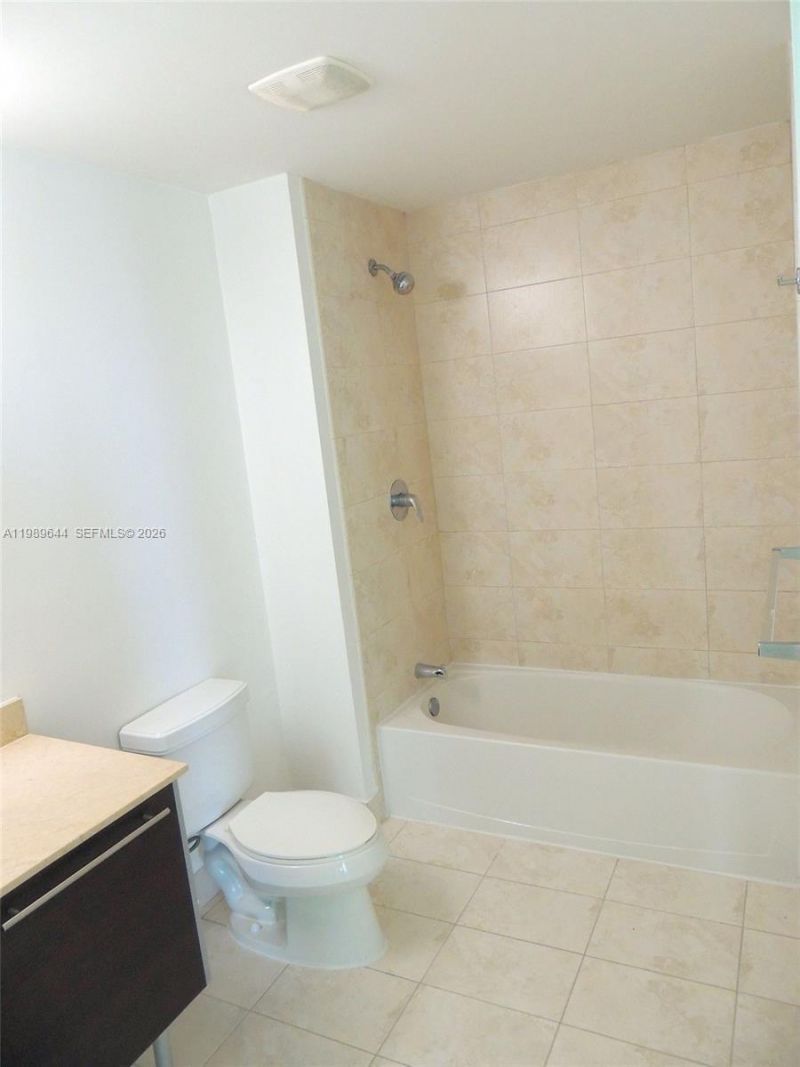 1900 N Bayshore Dr, Unit 4117, Miami, FL 33132 Photo