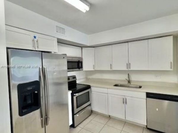 3690 N 56th Ave , Unit 902, Hollywood, FL 33021