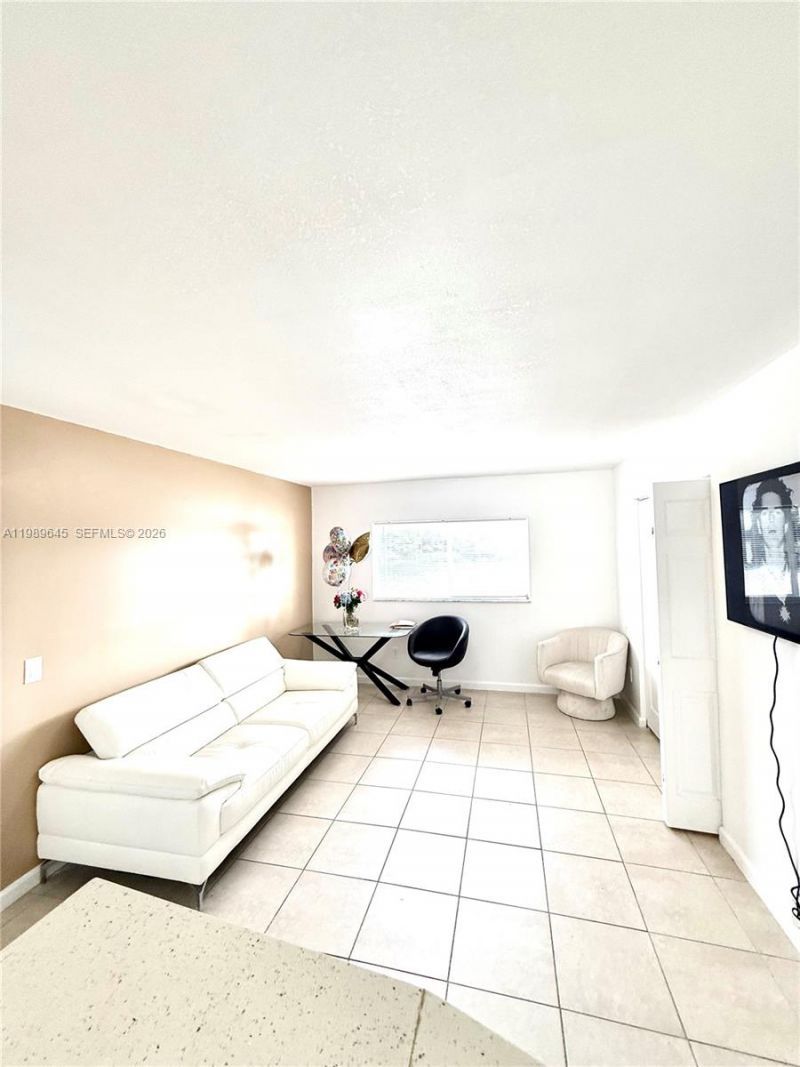 3690 N 56th Ave , Unit 902, Hollywood, FL 33021 Photo