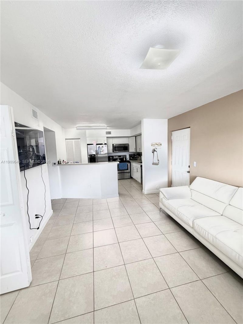 3690 N 56th Ave , Unit 902, Hollywood, FL 33021 Photo