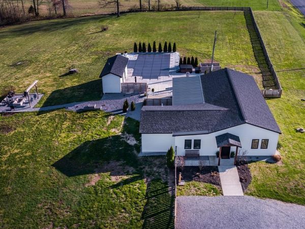 1210 Dutchman Lake Road, Vienna, IL 62995