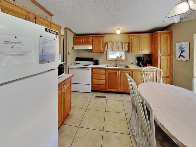 1640 Hazards Alley, Put in Bay, OH 43456 Photo 10