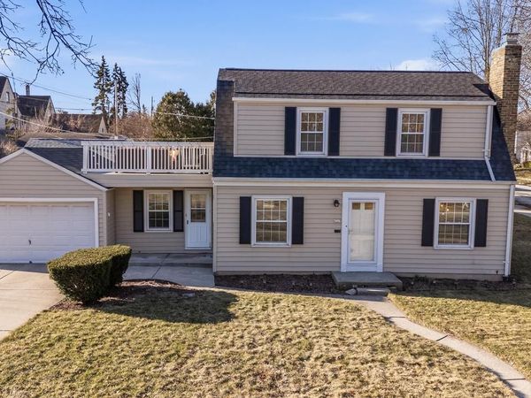 4325 W Cleveland AVENUE, Milwaukee, WI 53219