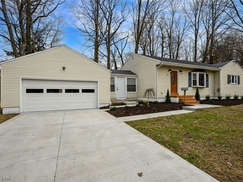 439 Strader Road, Akron, OH 44305 Photo 2