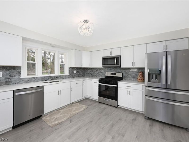 439 Strader Road, Akron, OH 44305 Photo 7