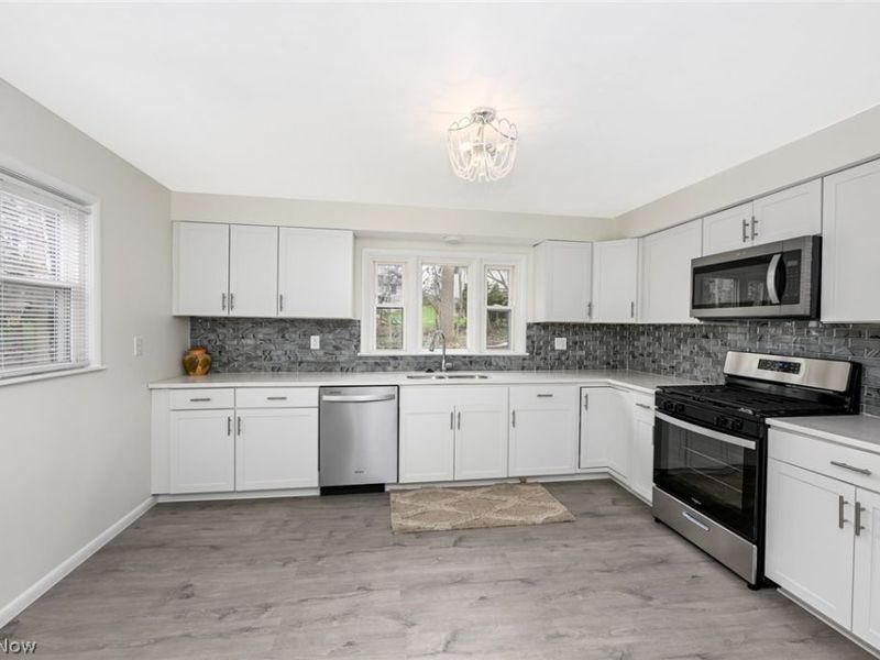 439 Strader Road, Akron, OH 44305 Photo 9