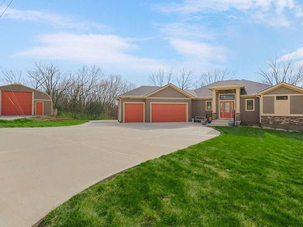 1009 N Independence Street, Pleasant Hill, MO 64080