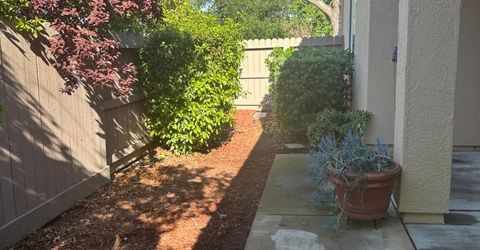 2064 Ranch Bluff Way, El Dorado Hills, CA 95762 Photo