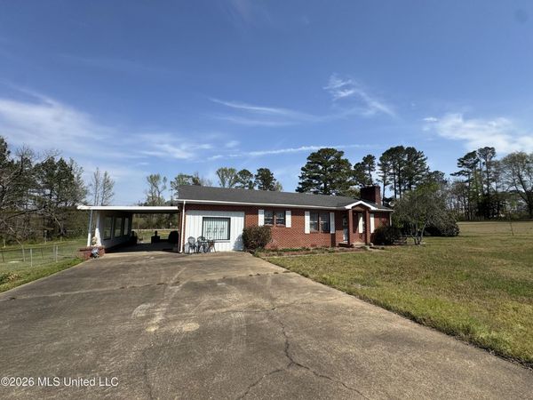 3656 Mississippi 16 , Canton, MS 39046