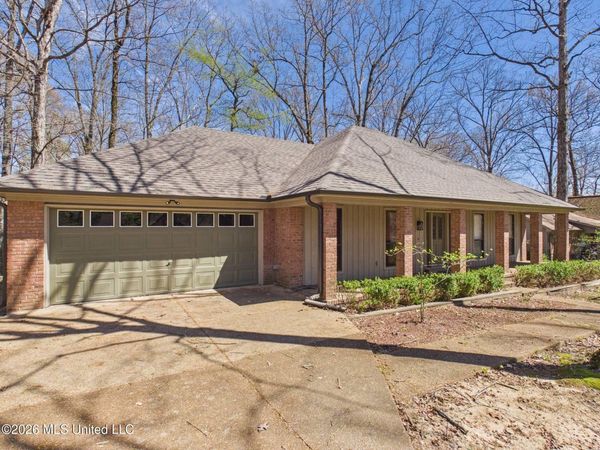 2380 Geneva Drive, Nesbit, MS 38651