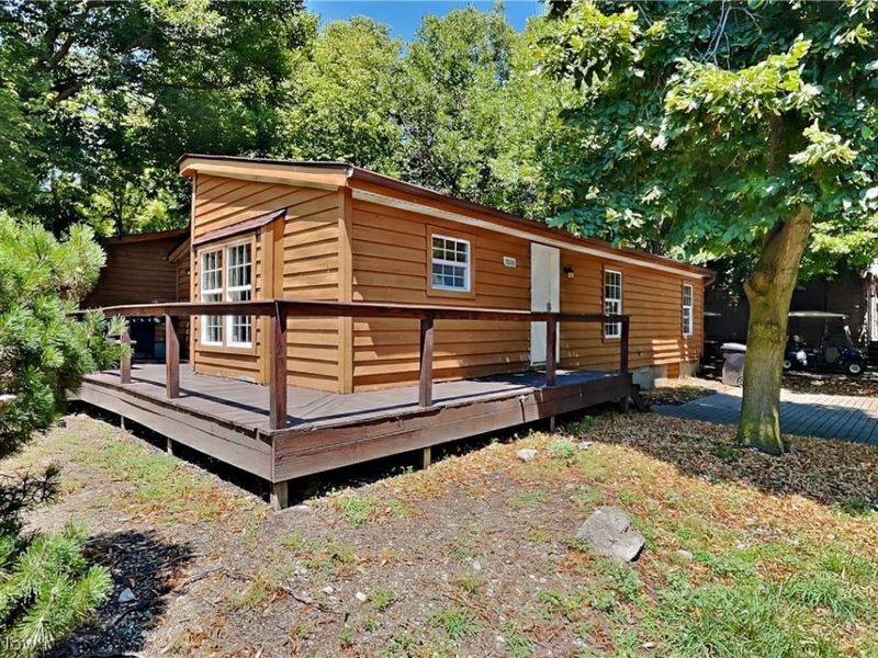 1640 Hazard S Alley, Put in Bay, OH 43456 Photo 31