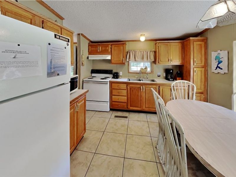 1640 Hazard S Alley, Put in Bay, OH 43456 Photo 4