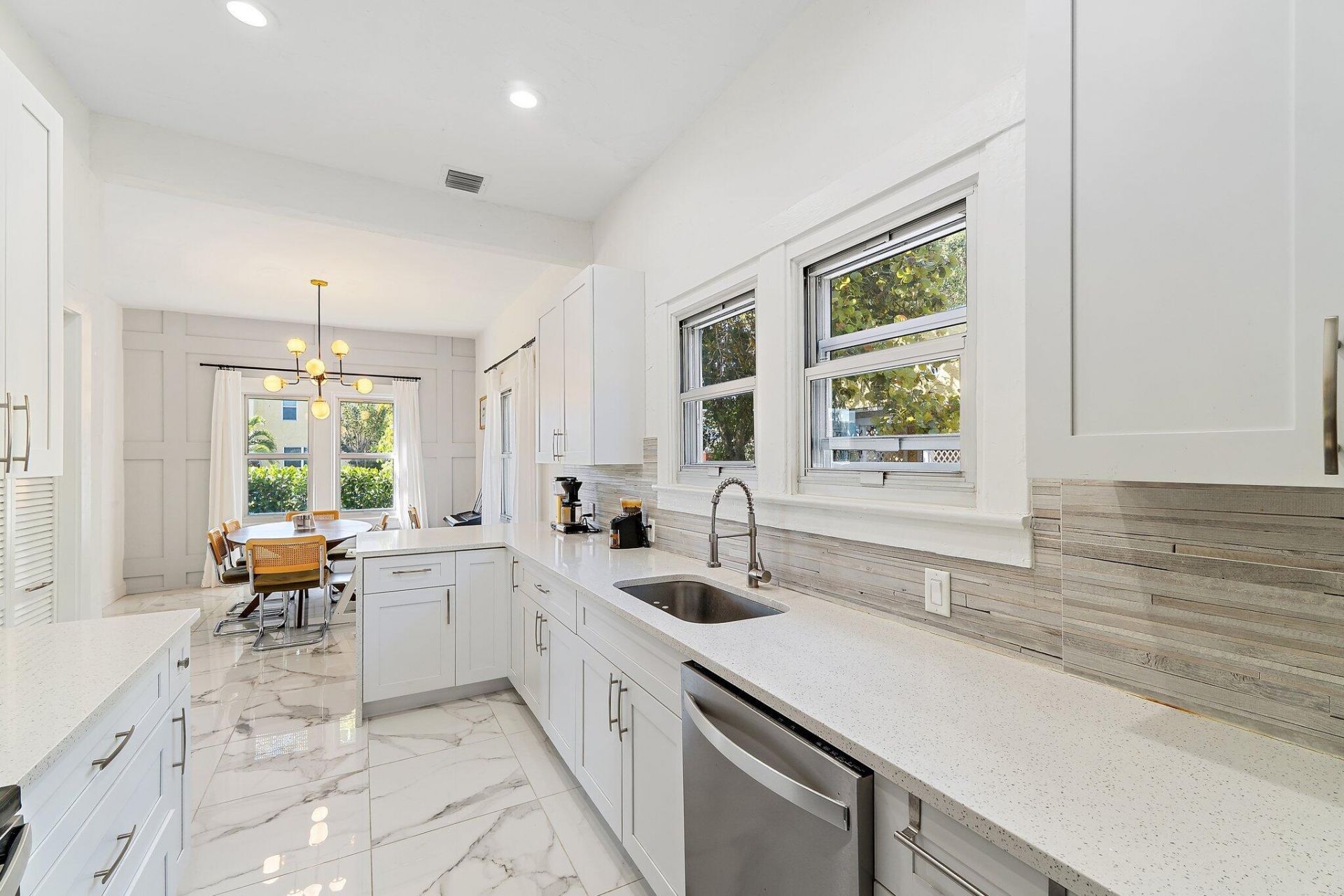 423 Avenida Alegre, West Palm Beach, FL 33405 Photo