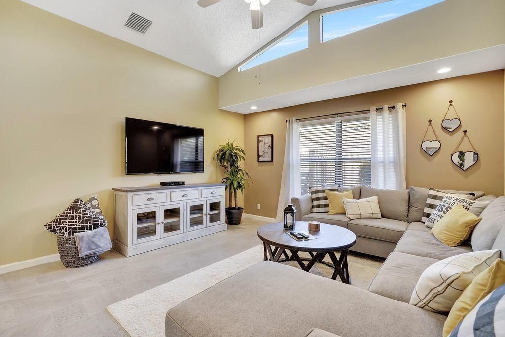 14148 Paddock Drive, Wellington, FL 33414 Photo