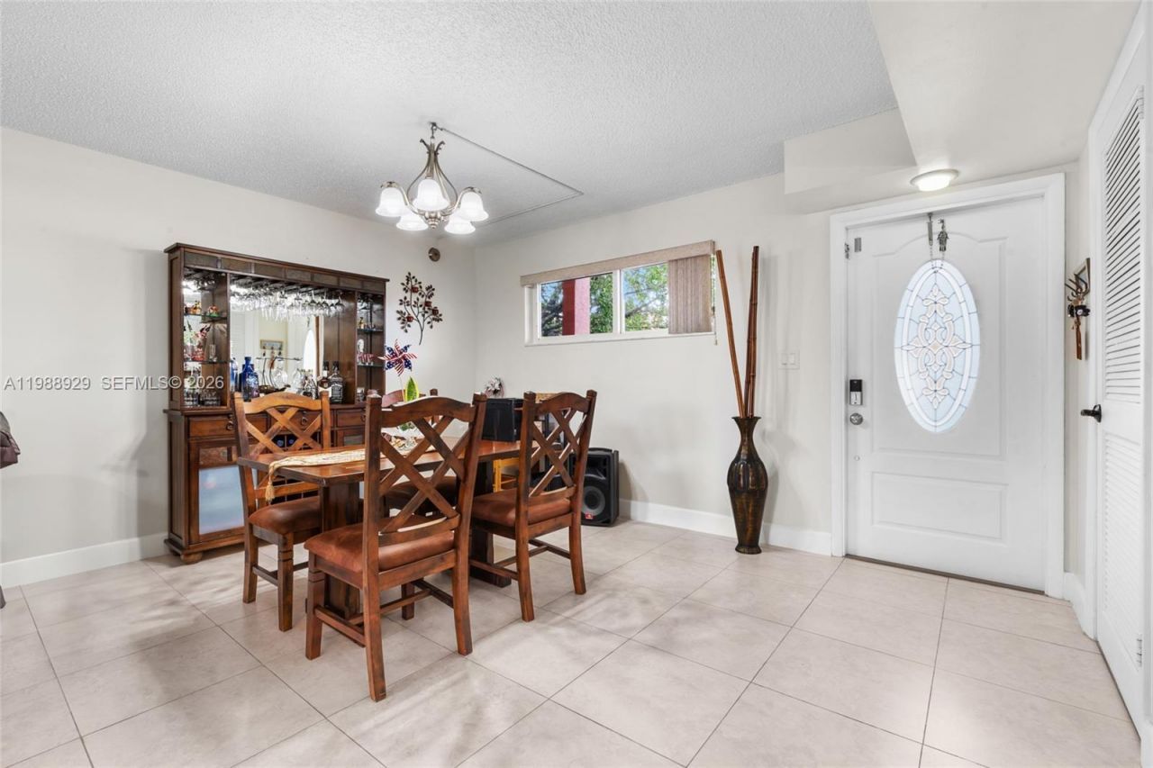 9420 S Hollybrook Lake Dr, Unit 206, Pembroke Pines, FL 33025 Photo