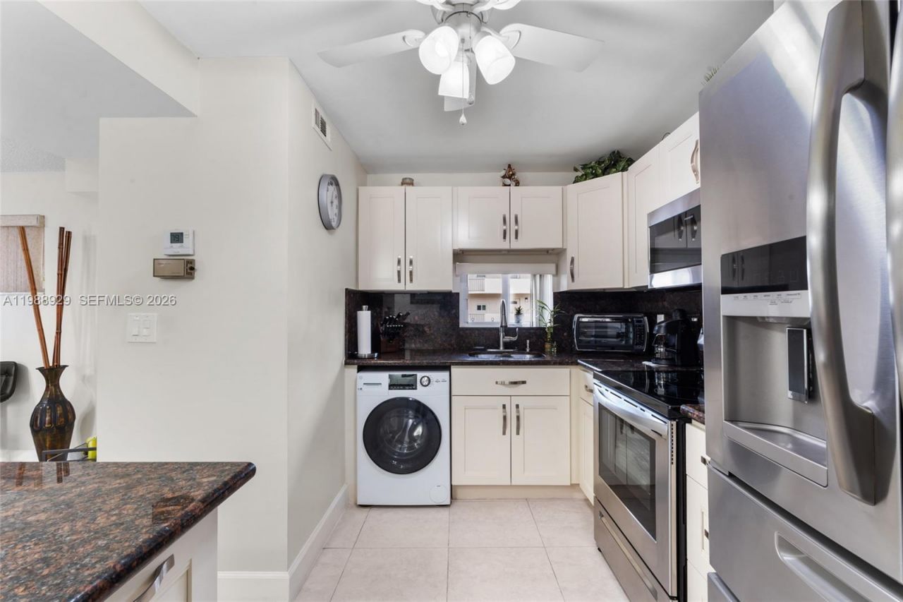 9420 S Hollybrook Lake Dr , Unit 206, Pembroke Pines, FL 33025 Photo