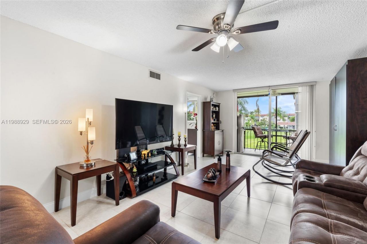9420 S Hollybrook Lake Dr, Unit 206, Pembroke Pines, FL 33025 Photo