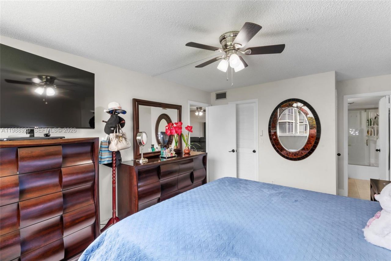 9420 S Hollybrook Lake Dr, Unit 206, Pembroke Pines, FL 33025 Photo