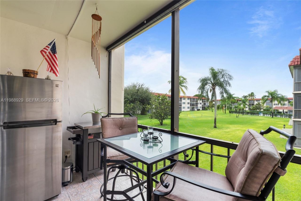 9420 S Hollybrook Lake Dr, Unit 206, Pembroke Pines, FL 33025 Photo
