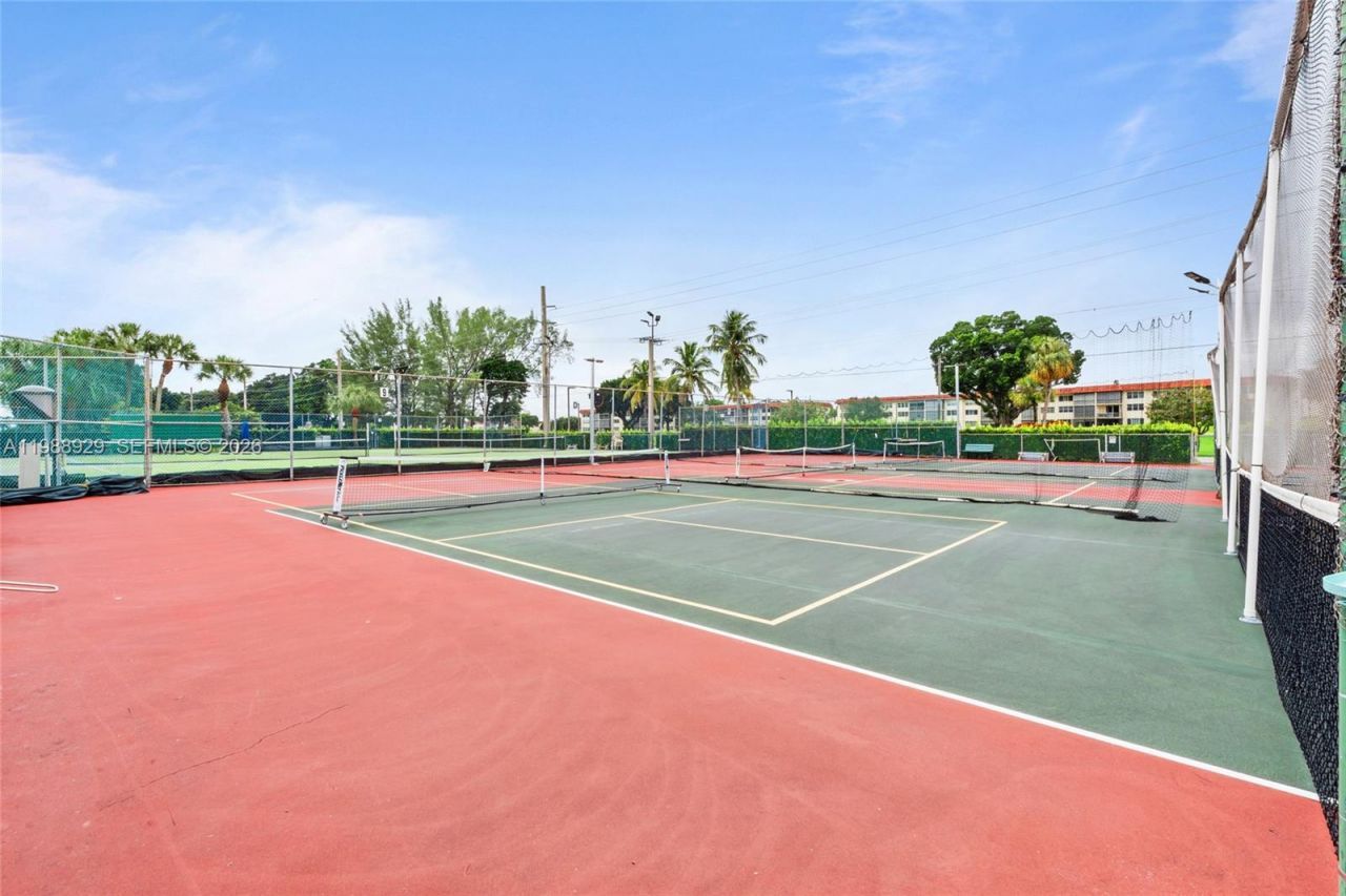 9420 S Hollybrook Lake Dr, Unit 206, Pembroke Pines, FL 33025 Photo