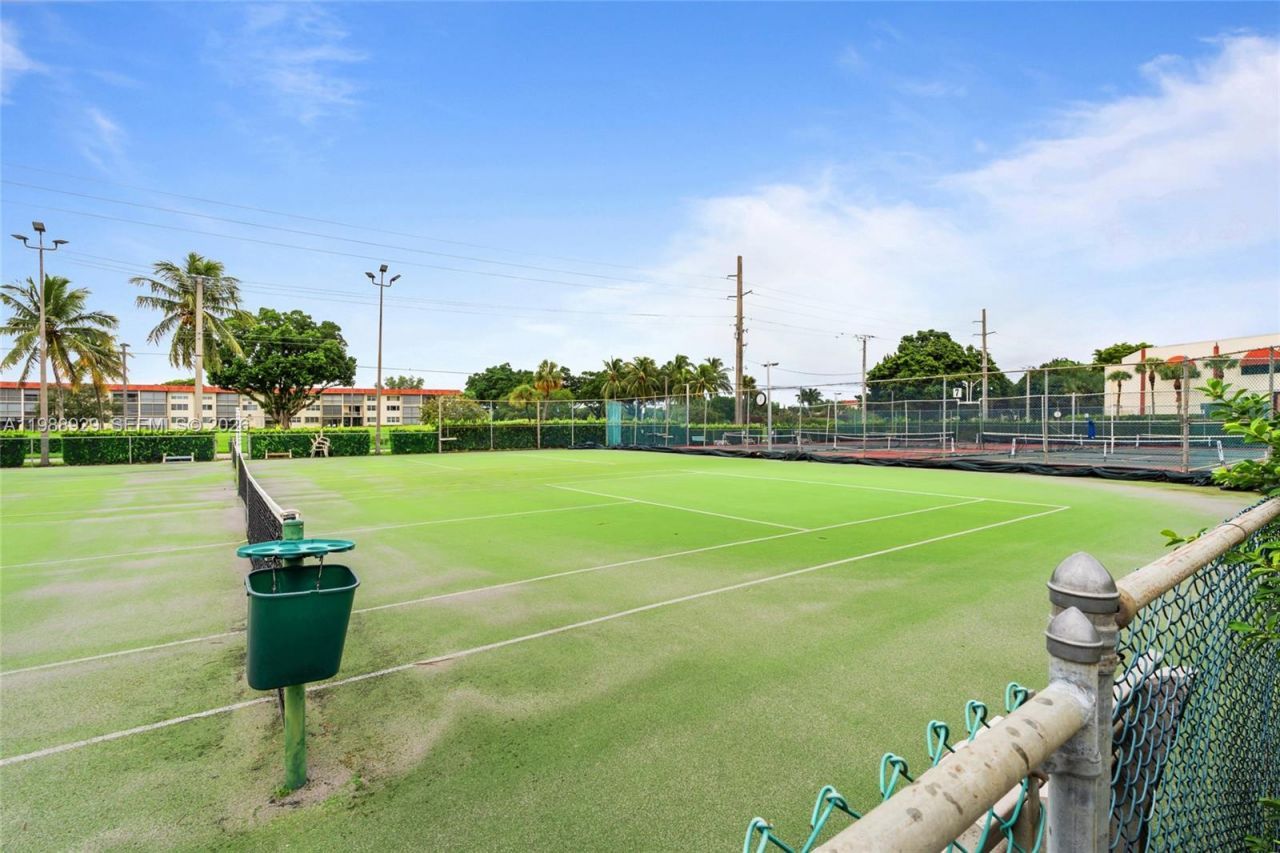 9420 S Hollybrook Lake Dr, Unit 206, Pembroke Pines, FL 33025 Photo
