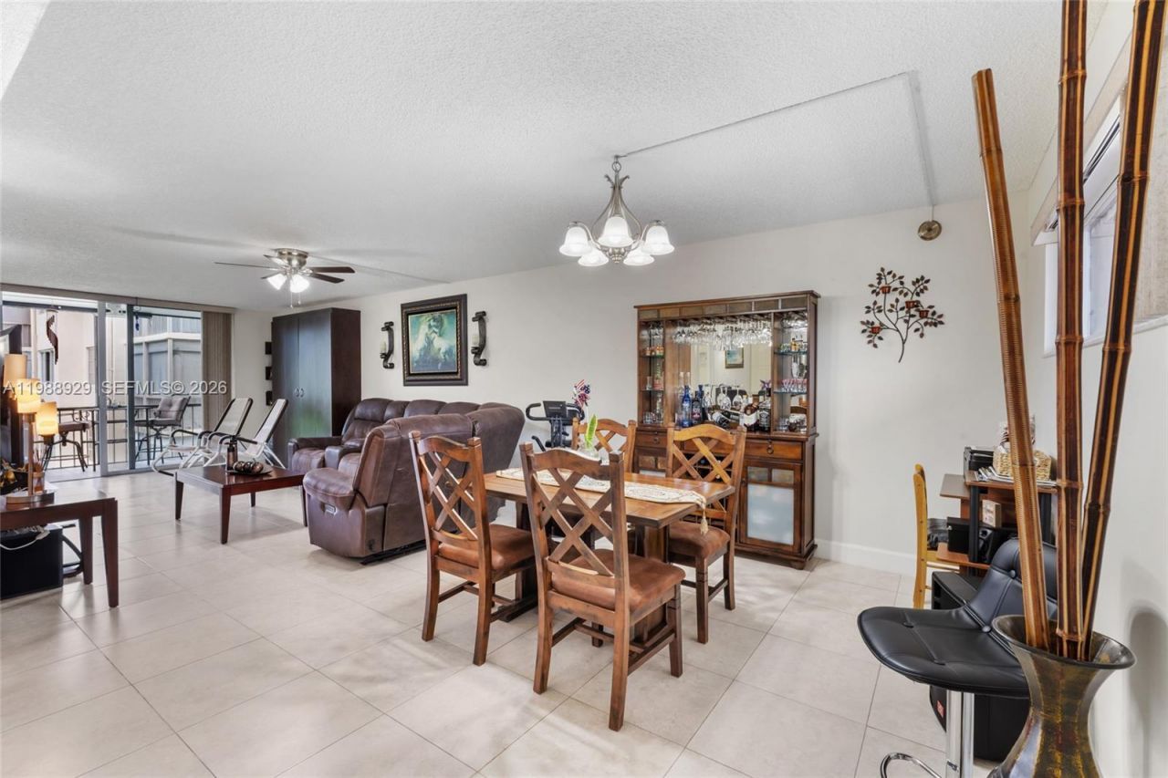 9420 S Hollybrook Lake Dr , Unit 206, Pembroke Pines, FL 33025 Photo