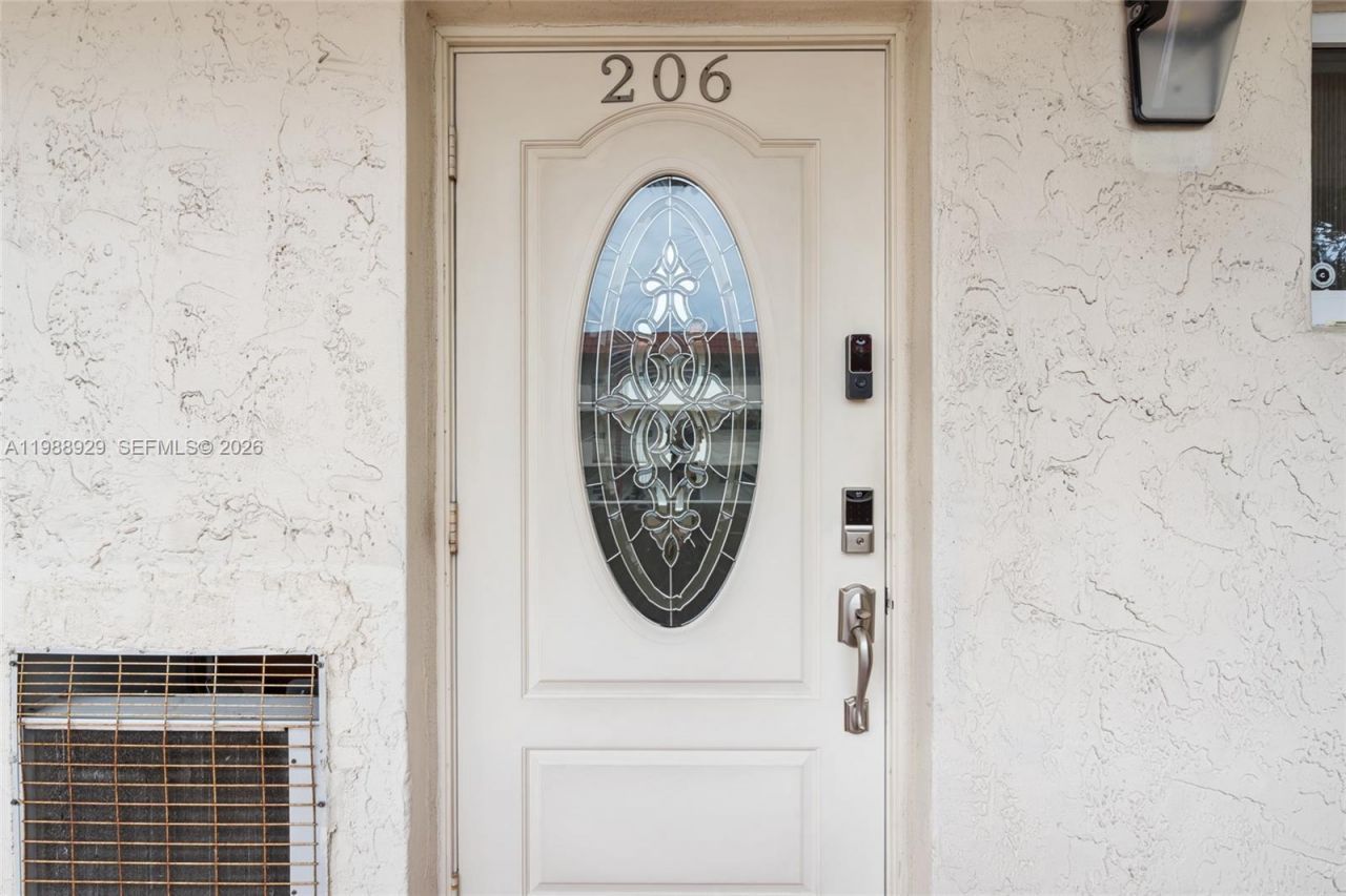 9420 S Hollybrook Lake Dr, Unit 206, Pembroke Pines, FL 33025 Photo