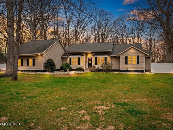 5 Pin Oak Drive, New Egypt, NJ 08533