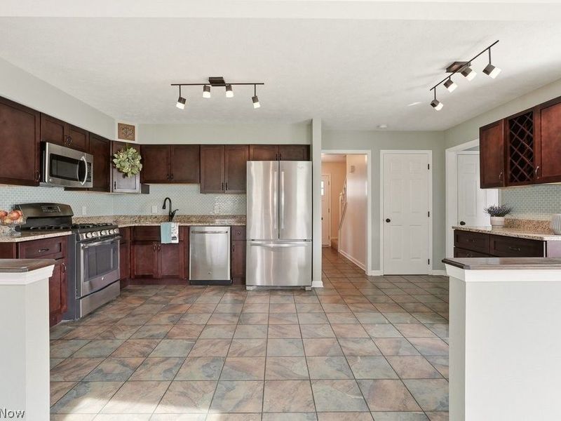 2340 Sandalwood Drive, Twinsburg, OH 44087 Photo 12