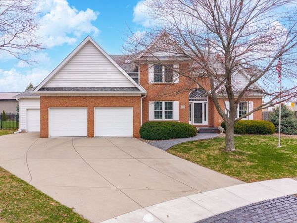 3 Jill Court , Bloomington, IL 61701