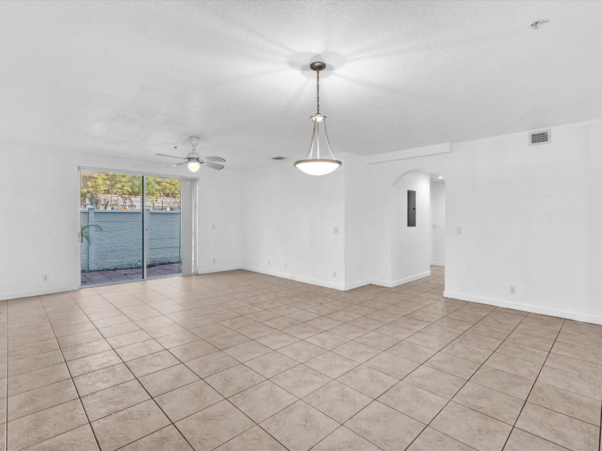 513 Bayfront Drive, Boynton Beach, FL 33435 Photo