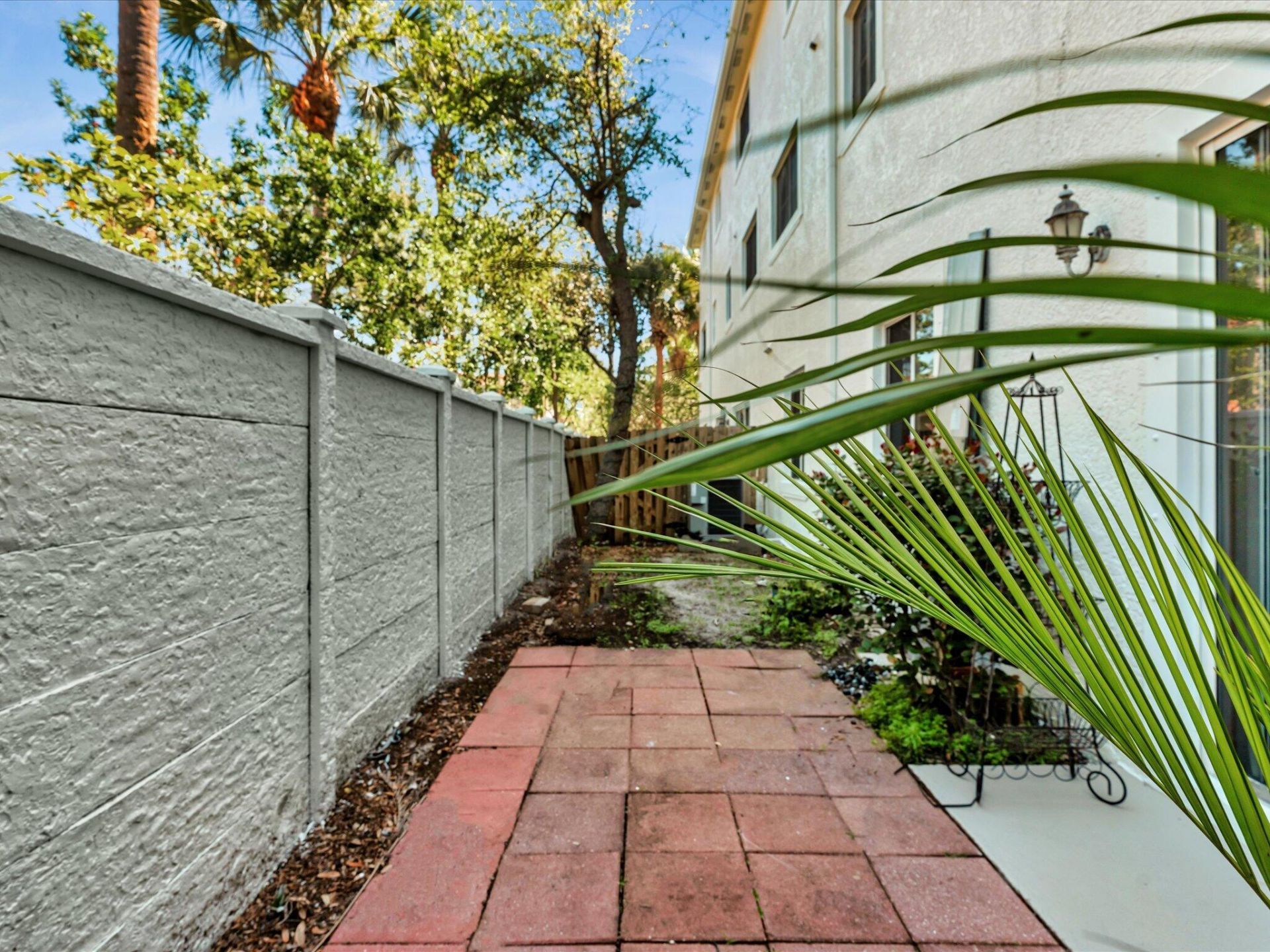 513 Bayfront Drive, Boynton Beach, FL 33435 Photo