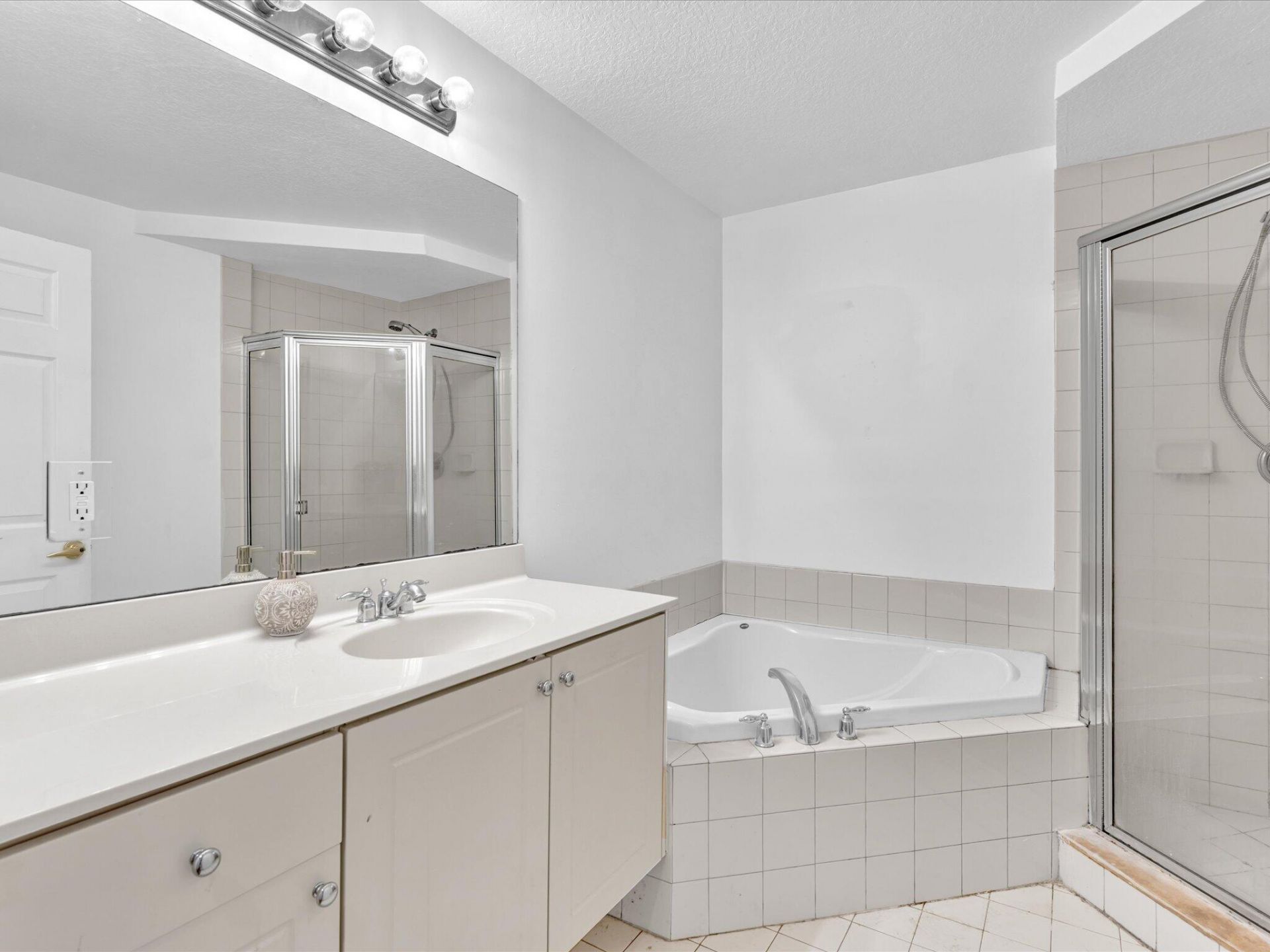 513 Bayfront Drive, Boynton Beach, FL 33435 Photo