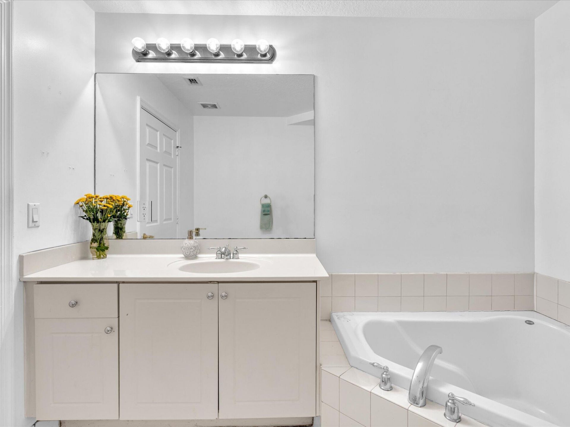 513 Bayfront Drive, Boynton Beach, FL 33435 Photo