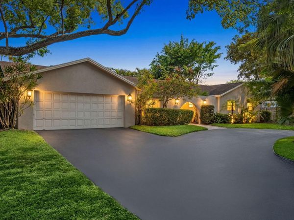 8730 Lake Dasha Terrace, Plantation, FL 33324