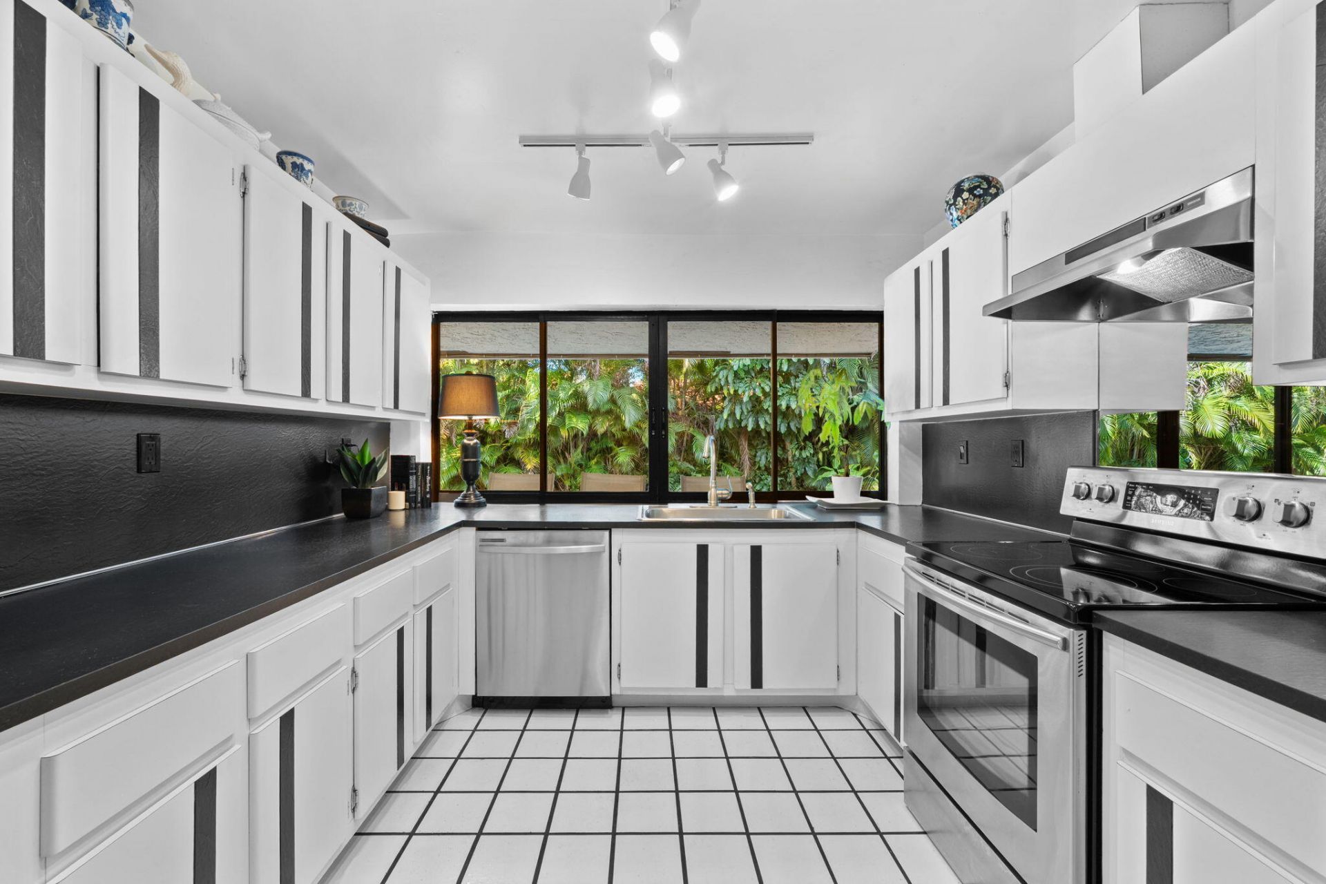 8730 Lake Dasha Terrace, Plantation, FL 33324 Photo