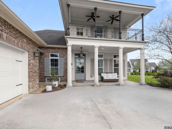 3755 Club View Ct, Zachary, LA 70791